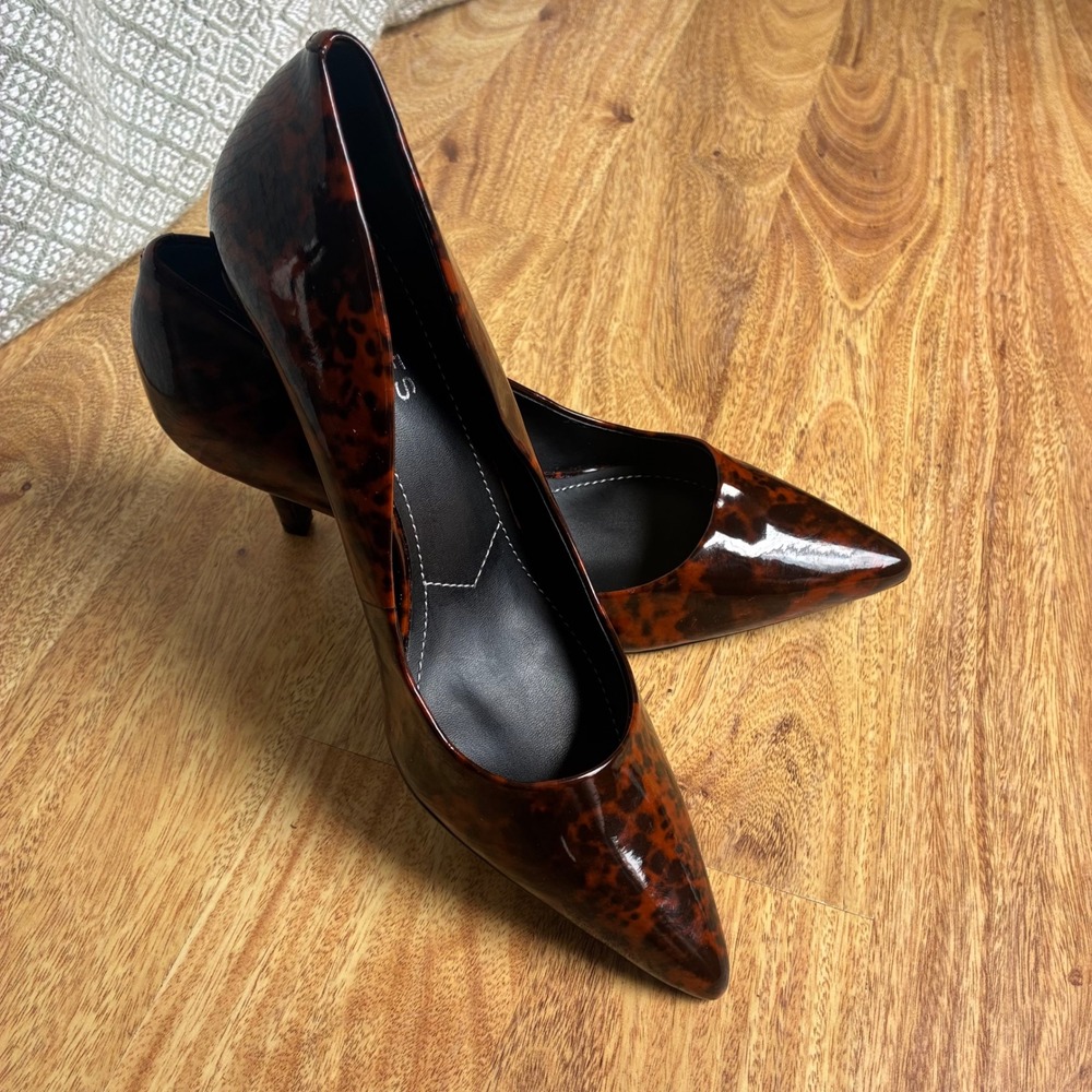 Charles David Tortoise Shell Patent Leather Pointed Toe Pumps 8.5M Kitten Heel
